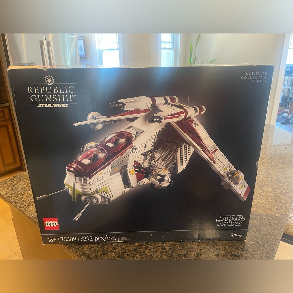 Lego Star Wars - NEW Republic Gunship UCS Edition 75309